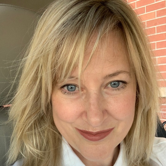 Meet your Posher, Michelle - Picture 1 of 1